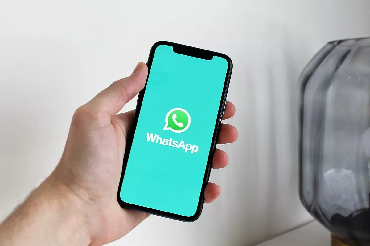 WhatsApp Working on Bringing Passkey Support to iOS