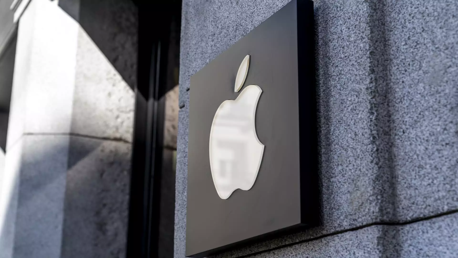 The European Commission to Fine Apple with 500 Million Euros Over Alleged Breaches of Competition Law