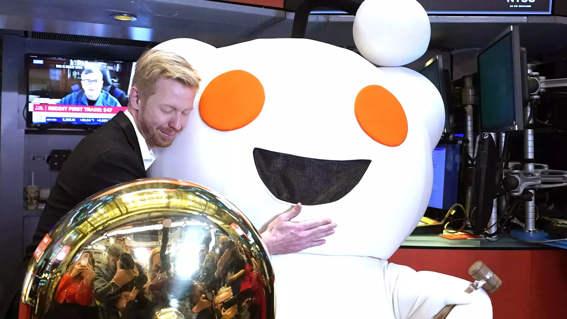The Rise of Reddit: Analyzing Revenue Growth and Market Performance