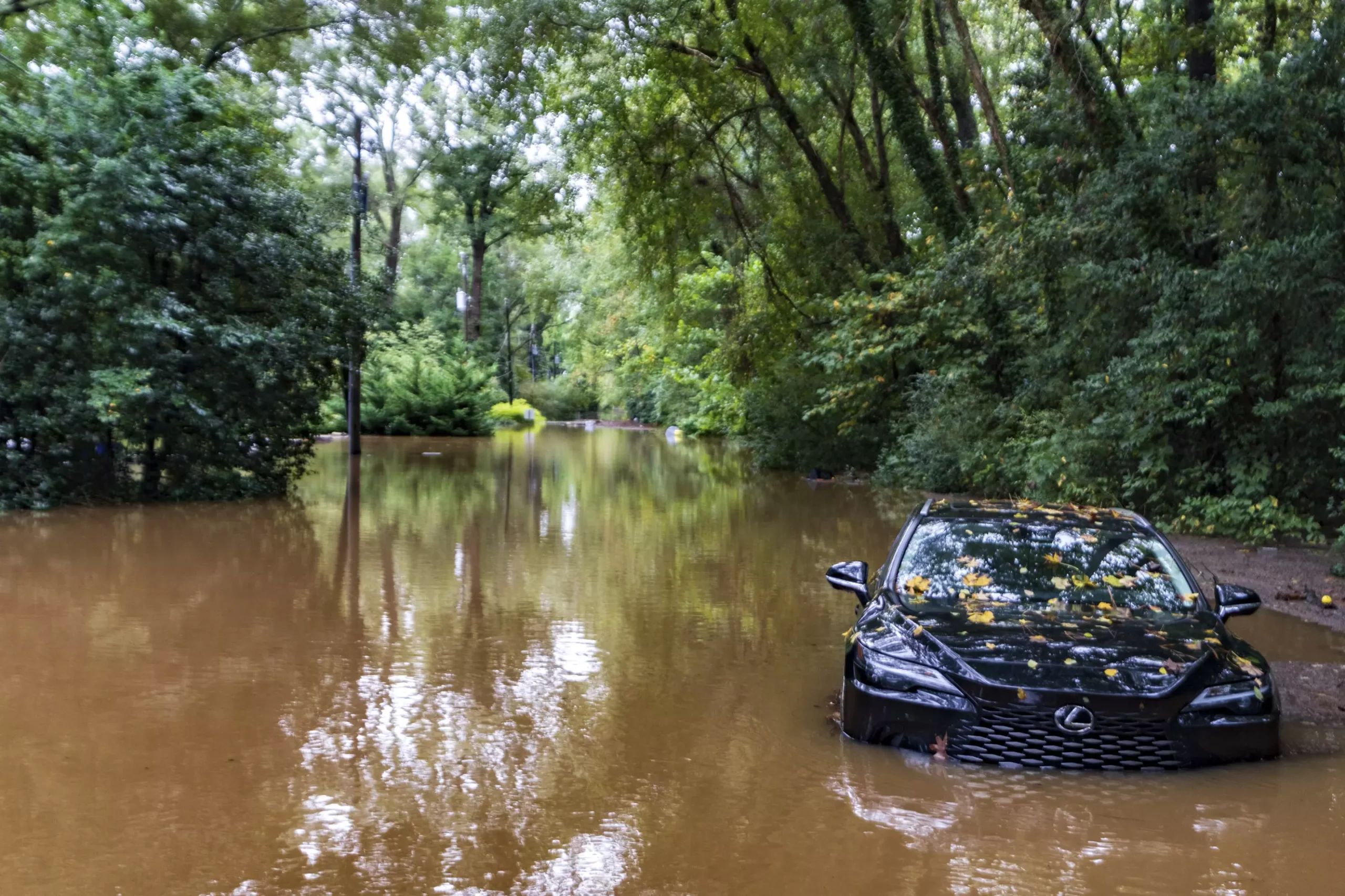 Preparing Electric Vehicle Owners for Storm Risks: Understanding Fire Hazards Amidst Flooding