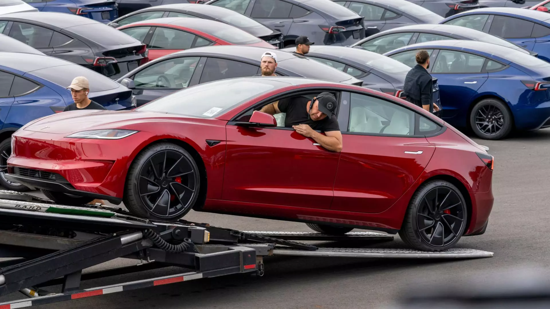 Fluctuating Fates: Tesla’s Q3 Report Amidst Rising Competition