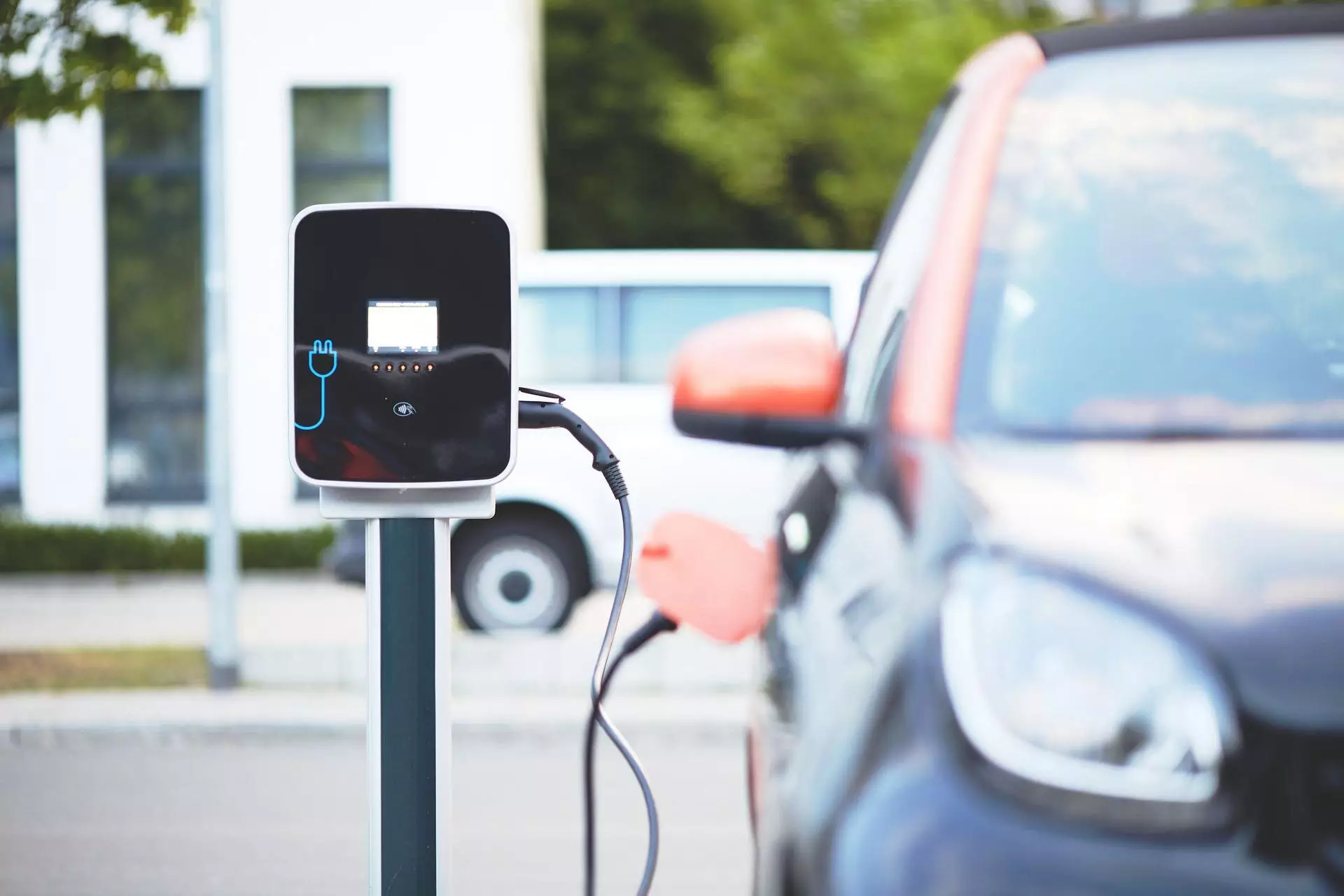 Enhancing Electric Vehicle Infrastructure Resilience in Hurricane-Prone Florida