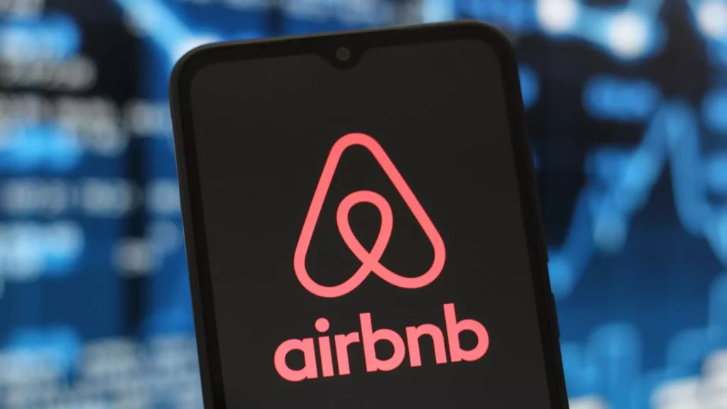 Airbnb Soars as Fourth-Quarter Earnings Exceed Expectations